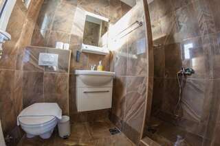 Апартаменты Apartments Atlantis Добра-Вода Номер-студио с балконом и видом на море (для 4 взрослых)-6