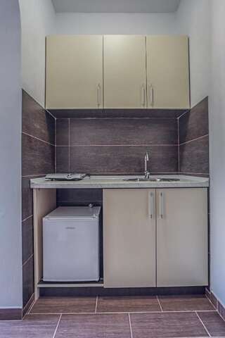 Апартаменты Apartments Atlantis Добра-Вода Апартаменты-студио с балконом, вид на море (для 2 взрослых)-8