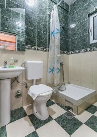 Апартаменты Apartments Atlantis Добра-Вода Номер-студио с видом на сад-3